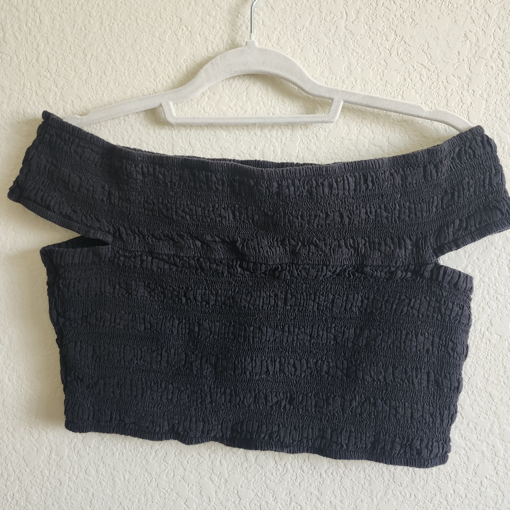 Everlane Off The Shoulder Black Crop Top